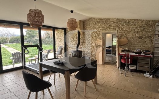 **Beautifully Renovated Stone Farmhouse With Swimming Pool And Garden