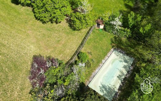 Beautiful Complex Of 2 Houses And Swimming Pool In The Heart Of A Preserved Natural Setting