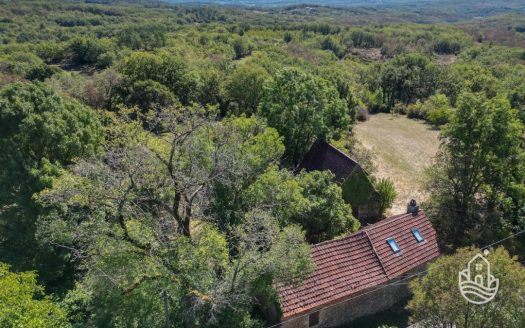 Beautiful Complex Of 2 Houses And Swimming Pool In The Heart Of A Preserved Natural Setting