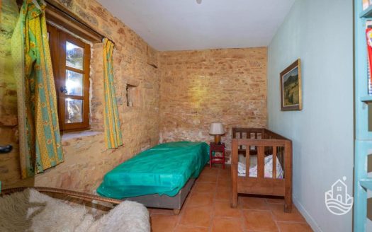 Beautiful Complex Of 2 Houses And Swimming Pool In The Heart Of A Preserved Natural Setting