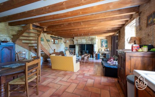 Beautiful Complex Of 2 Houses And Swimming Pool In The Heart Of A Preserved Natural Setting