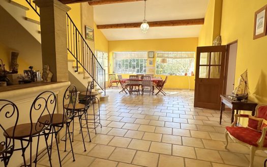 **Superb 1850 Farmhouse With Swimming Pool And Outbuildings In The Heart Of The Countryside In Velleron