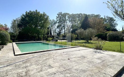 **Superb 1850 Farmhouse With Swimming Pool And Outbuildings In The Heart Of The Countryside In Velleron