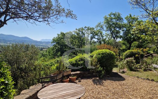 3 Bed Villa With Garage, Garden And Exceptional Views