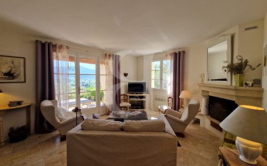 3 Bed Villa With Garage, Garden And Exceptional Views