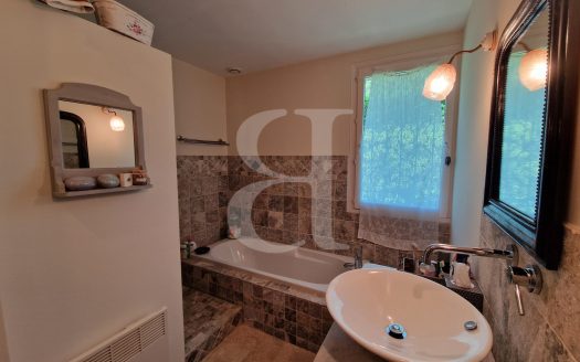3 Bed Villa With Garage, Garden And Exceptional Views