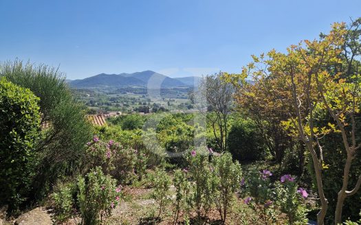3 Bed Villa With Garage, Garden And Exceptional Views
