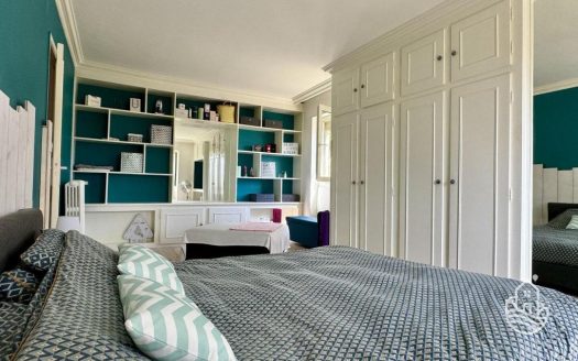 **fully renovated stone house with generous view over the Dordogne Valley