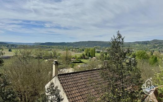 **fully renovated stone house with generous view over the Dordogne Valley