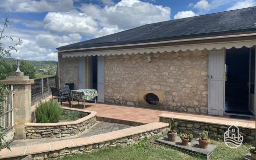 Elegant Stone Property Combines Old-World Charm And Landscaped Pond – Saint-Cyprien