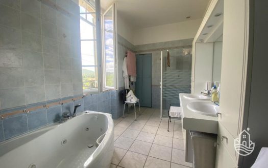 Elegant Stone Property Combines Old-World Charm And Landscaped Pond – Saint-Cyprien