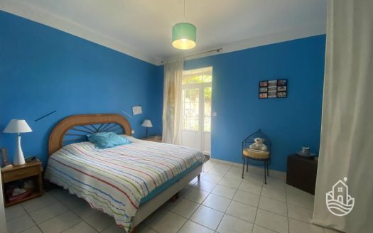 Elegant Stone Property Combines Old-World Charm And Landscaped Pond – Saint-Cyprien