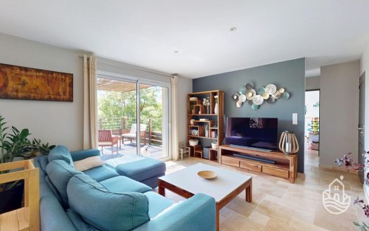 **Charming Village House With Lovely Views Of The Countryside