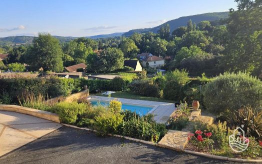 **Bright Pleasant Village House With Breathtaking Views Of The Dordogne Valley