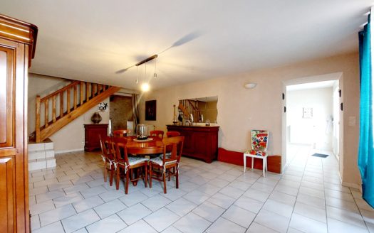 **Charming Village House With Courtyrad And Garage Just Minutes From Eymet