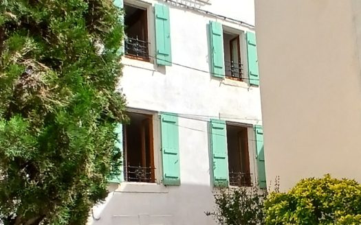 2 Bed Village House With Walking Distance From The River And Amenities