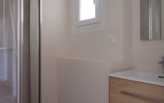 Fully Renovated Ground Floor Apartment With Courtyard Close To The Beach