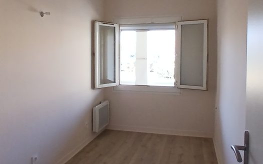 Fully Renovated Ground Floor Apartment With Courtyard Close To The Beach