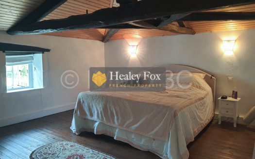 3 Bed Stone House With Garage, Terrace And Enclosed Garden