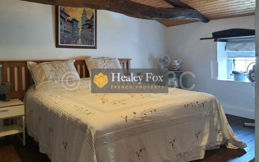 3 Bed Stone House With Garage, Terrace And Enclosed Garden