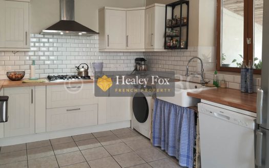 3 Bed Stone House With Garage, Terrace And Enclosed Garden
