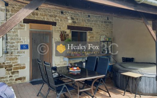 3 Bed Stone House With Garage, Terrace And Enclosed Garden