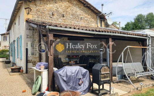 3 Bed Stone House With Garage, Terrace And Enclosed Garden