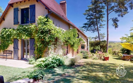 Immaculate Perigourdine House In A Unspoiled And Peaceful Location – Les Eyzies