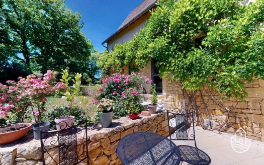 Immaculate Perigourdine House In A Unspoiled And Peaceful Location – Les Eyzies