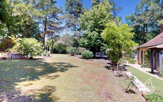 Immaculate Perigourdine House In A Unspoiled And Peaceful Location – Les Eyzies