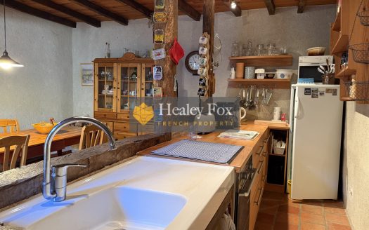 Village House With Roof Terrace In The Heart Of Fources