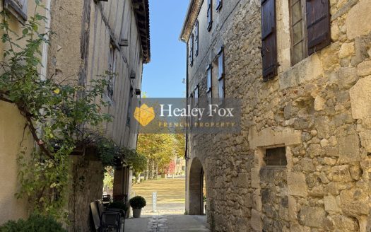 Village House With Roof Terrace In The Heart Of Fources