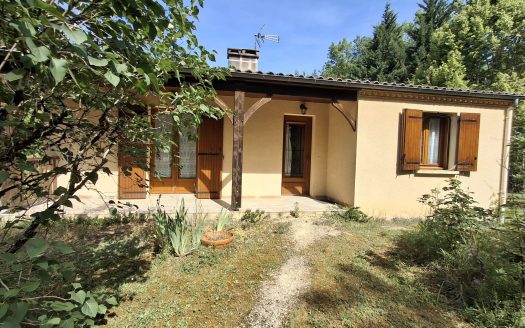 2 Bed Bungalow To Update With Basement And Garden