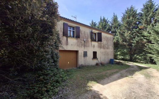 2 Bed Bungalow To Update With Basement And Garden
