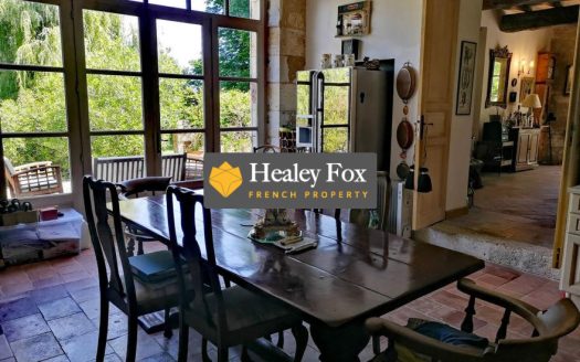 Sole Agency: Stunning property for sale near Jegun, Gers, with two houses (converted barn and Maison de Matre), ponds and outbuildings set in 1ha of beautiful grounds. Just over 1 hour from Toulouse