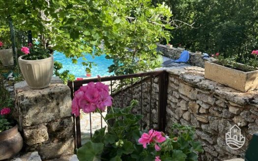 Characterful Stone House With Gite And Swimming Pool In A Quiet Setting – Saint-Cyprien