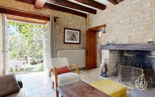 Characterful Stone House With Gite And Swimming Pool In A Quiet Setting – Saint-Cyprien