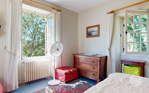Characterful Stone House With Gite And Swimming Pool In A Quiet Setting – Saint-Cyprien