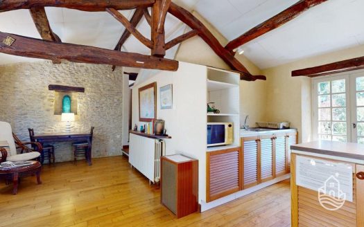 Characterful Stone House With Gite And Swimming Pool In A Quiet Setting – Saint-Cyprien