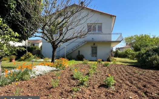 4 Bed Townhouse With Enclosed Garden In Quiet Central Ruffec