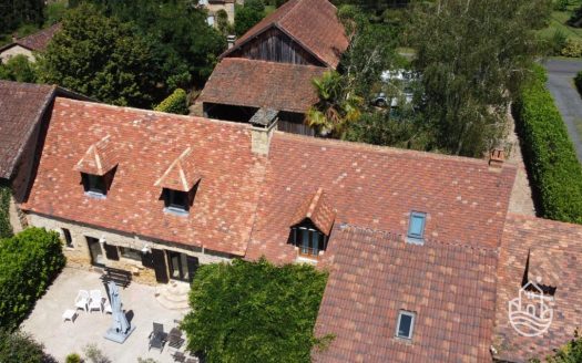 **Spacious Stone House With Swimming Pool And Former Tobacco Drying Barn – Le Buisson-De-Cadouin