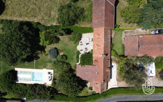 **Spacious Stone House With Swimming Pool And Former Tobacco Drying Barn – Le Buisson-De-Cadouin