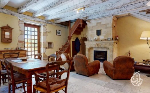 **Spacious Stone House With Swimming Pool And Former Tobacco Drying Barn – Le Buisson-De-Cadouin