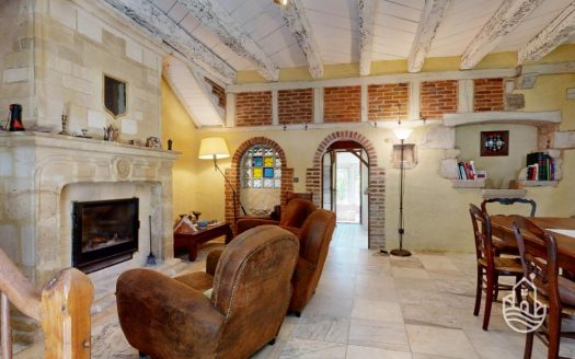 **Spacious Stone House With Swimming Pool And Former Tobacco Drying Barn – Le Buisson-De-Cadouin