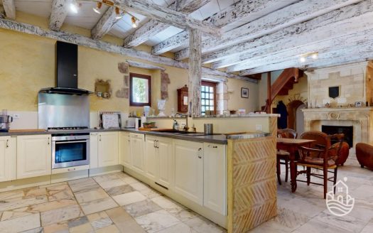 **Spacious Stone House With Swimming Pool And Former Tobacco Drying Barn – Le Buisson-De-Cadouin