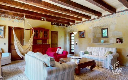 **Spacious Stone House With Swimming Pool And Former Tobacco Drying Barn – Le Buisson-De-Cadouin