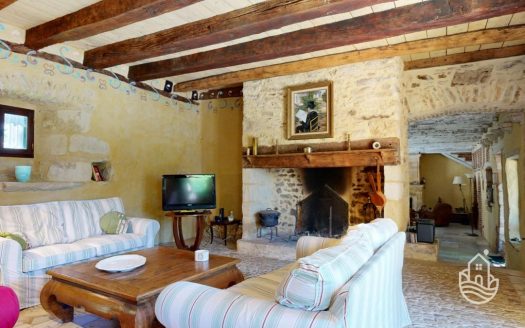**Spacious Stone House With Swimming Pool And Former Tobacco Drying Barn – Le Buisson-De-Cadouin