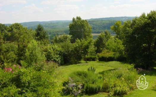 **Spacious Stone House With Swimming Pool And Former Tobacco Drying Barn – Le Buisson-De-Cadouin