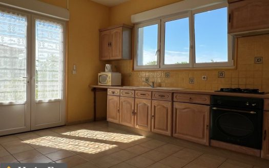 4 Bed Townhouse With Enclosed Garden In Quiet Central Ruffec