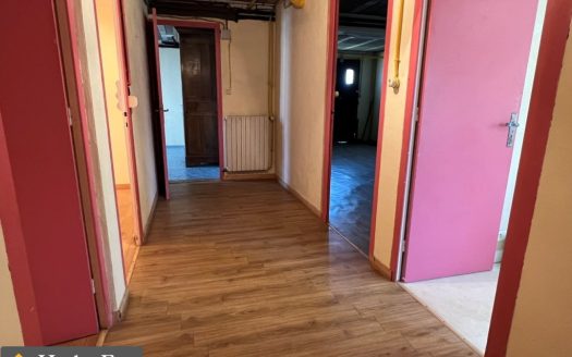 4 Bed Townhouse With Enclosed Garden In Quiet Central Ruffec